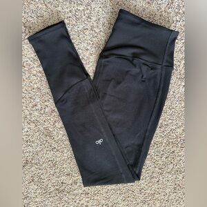 ALO Yoga Jet Black Performance Leggings Size S